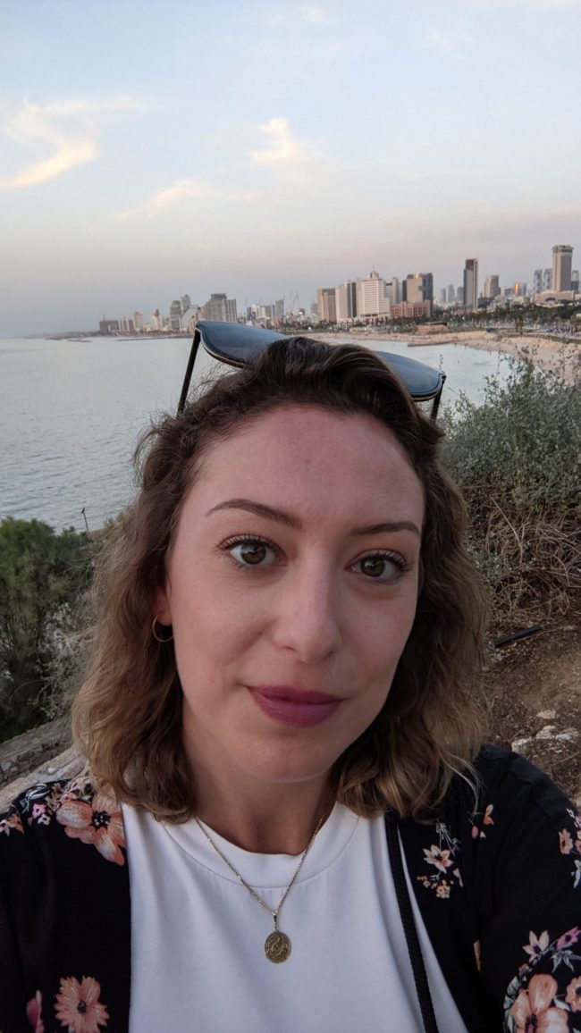 Larissa Reyle Yoga Dance Flow Teacher i.A.